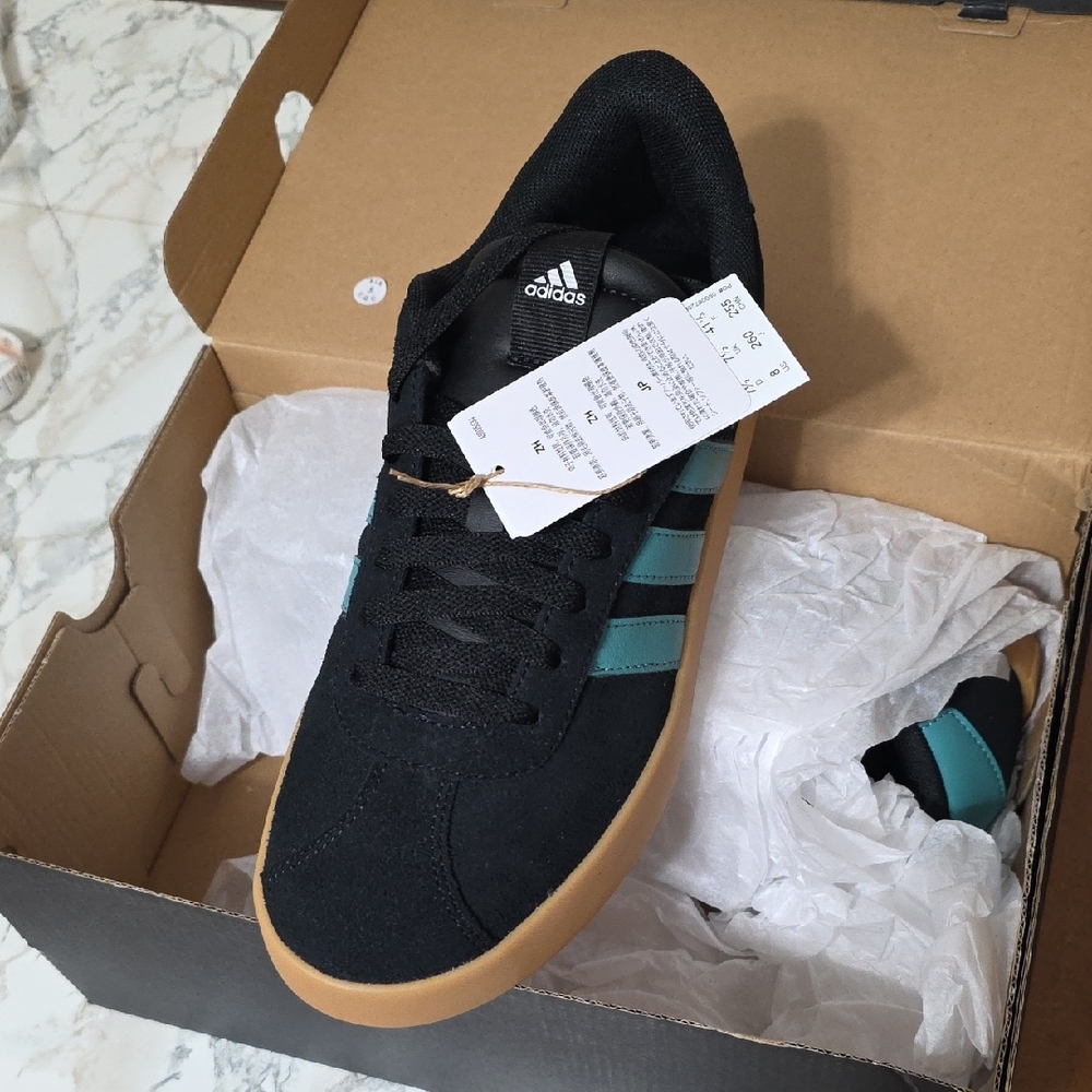 Adidas Men's Black and Teal Sneakers with Gum Sole Men Size 8 Women Size 9